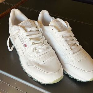 Men’s Reebok sneakers
